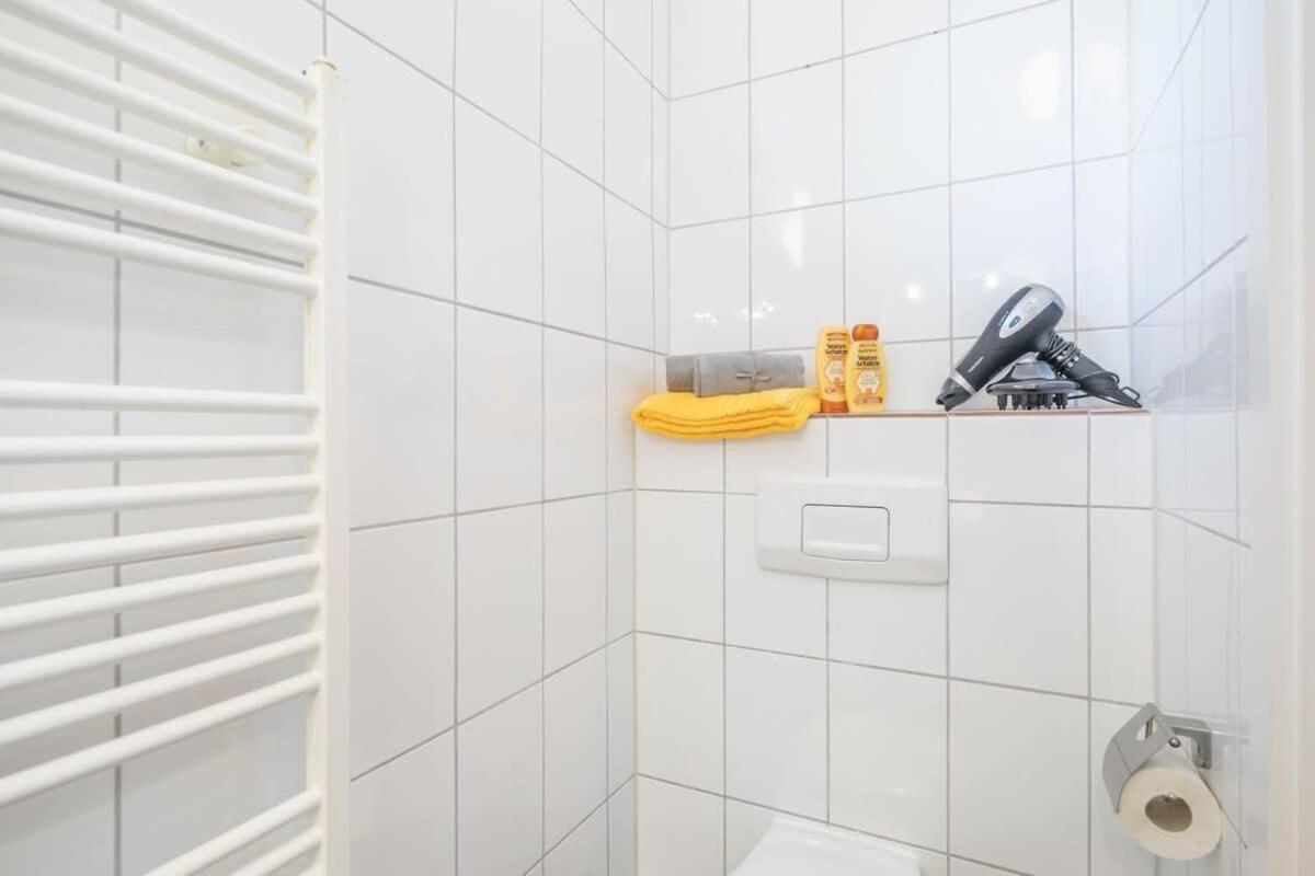 Beautiful 2 Bedroom Apartment Incl Parking Hamburg Exterior foto